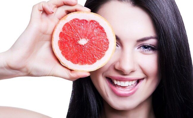 Le pamplemousse est le meilleur fruit pour perdre du poids.